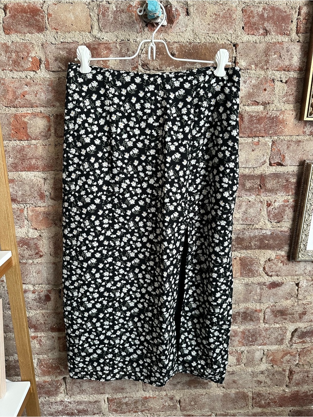 Abercrombie & Fitch Black Daisy Print Midi Skirt